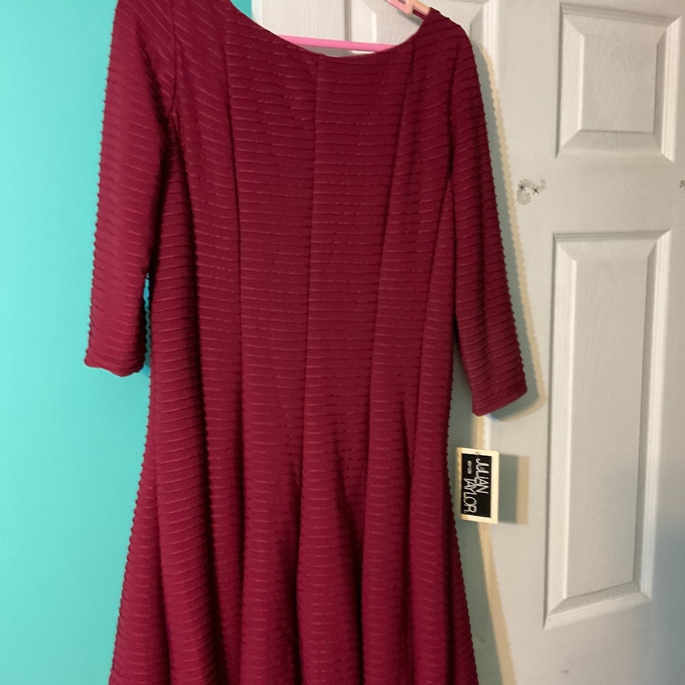 Julian Taylor size 16 maroon dress nwt